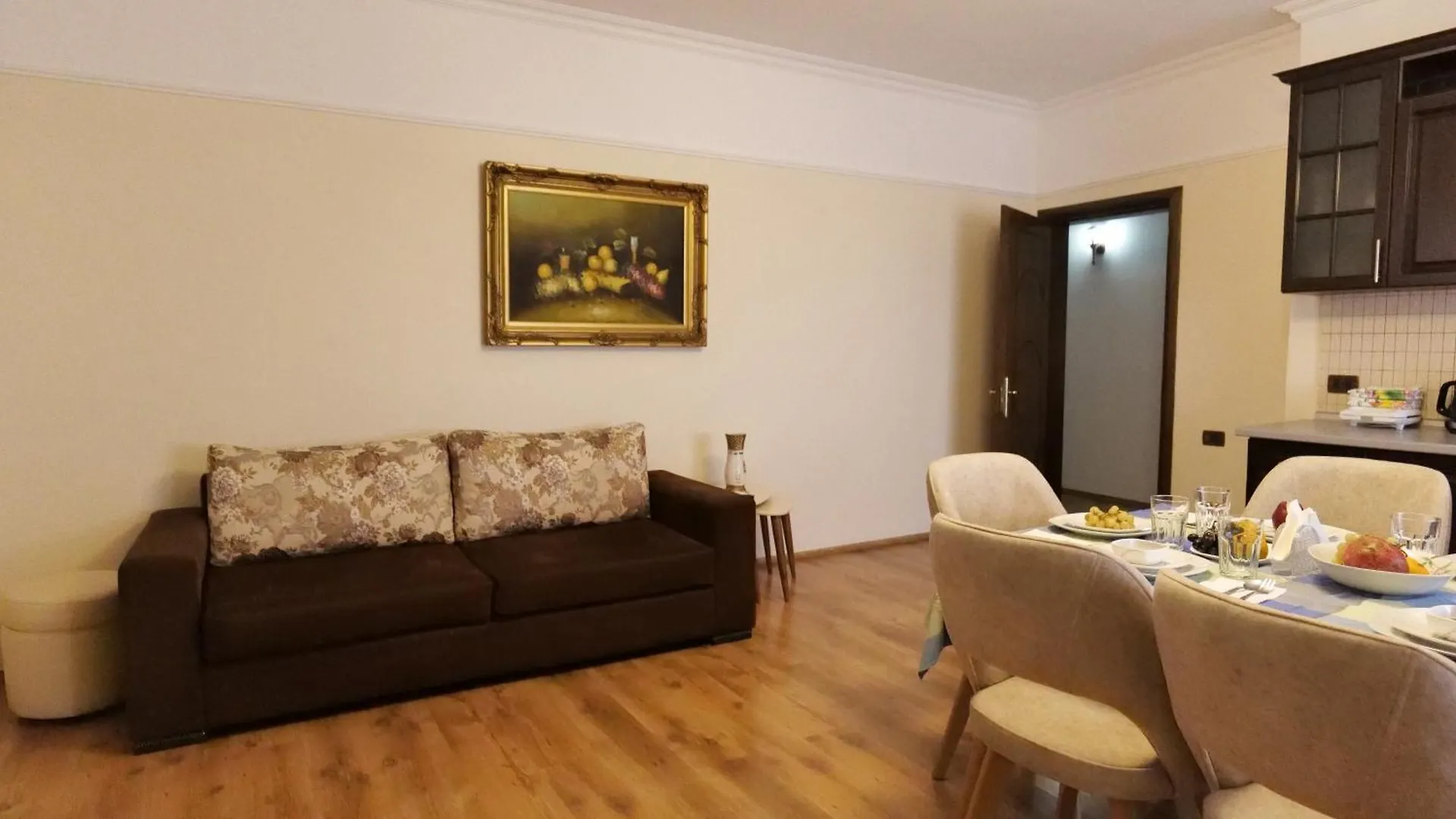 Tirana View Spacious Apartment 07